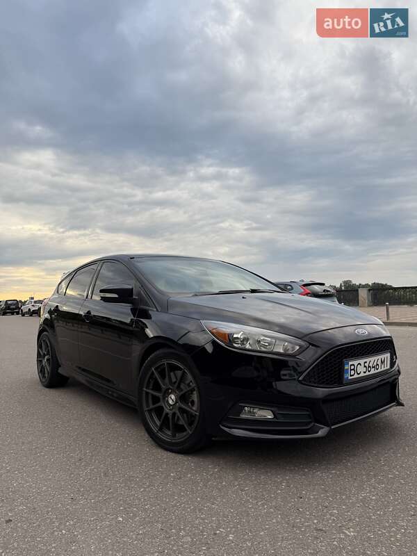 Хэтчбек Ford Focus 2017 в Киеве