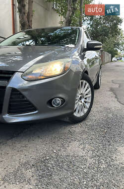 Хэтчбек Ford Focus 2012 в 