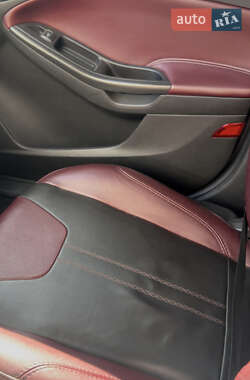 Хэтчбек Ford Focus 2012 в 
