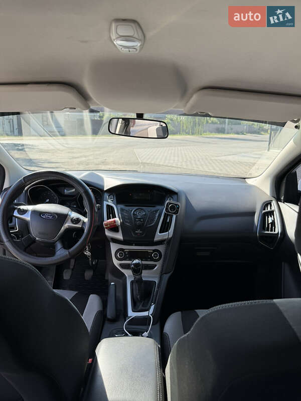 Хэтчбек Ford Focus 2013 в Брусилове