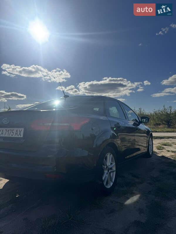 Седан Ford Focus 2015 в Киеве