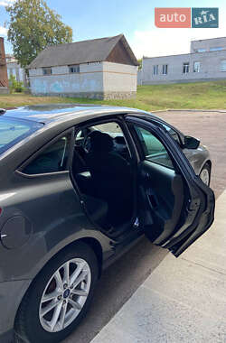 Седан Ford Focus 2016 в 