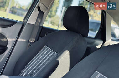 Хетчбек Ford Focus 2010 в 