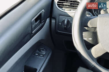 Хетчбек Ford Focus 2010 в 