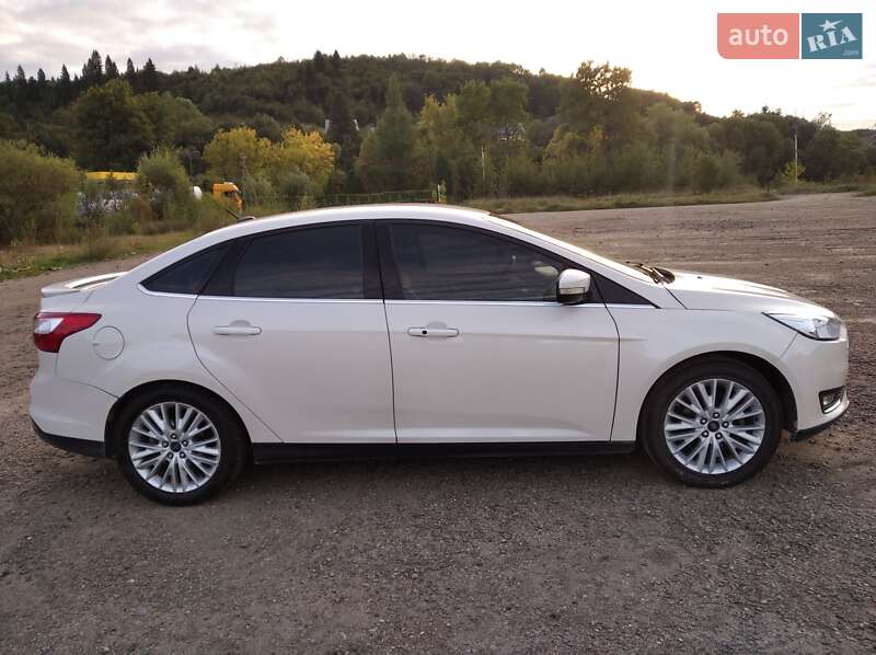 Седан Ford Focus 2015 в Турке