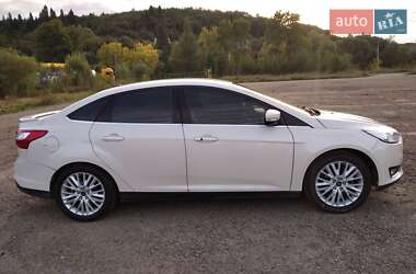 Седан Ford Focus 2015 в 