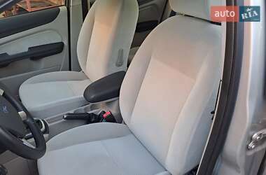 Хэтчбек Ford Focus 2007 в 