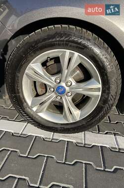 Седан Ford Focus 2013 в 