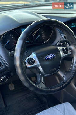 Седан Ford Focus 2013 в 
