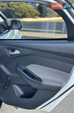 Седан Ford Focus 2013 в 