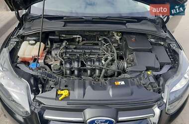 Хетчбек Ford Focus 2012 в 