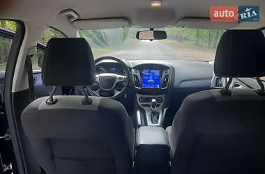 Хетчбек Ford Focus 2012 в 