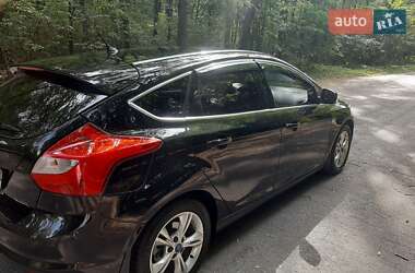 Хетчбек Ford Focus 2012 в 