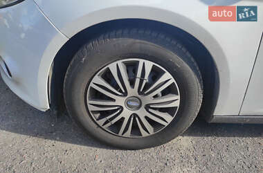 Седан Ford Focus 2011 в 