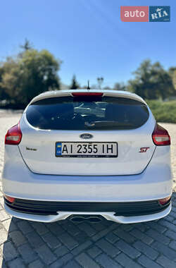 Хэтчбек Ford Focus 2015 в 