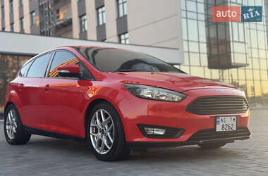 Хэтчбек Ford Focus 2015 в 