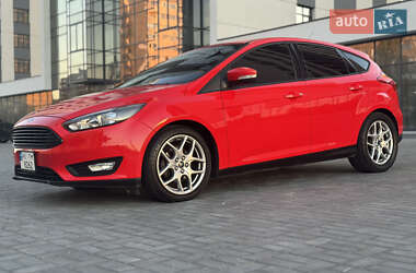 Хэтчбек Ford Focus 2015 в 