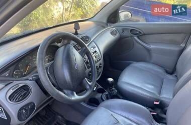 Хэтчбек Ford Focus 2002 в 