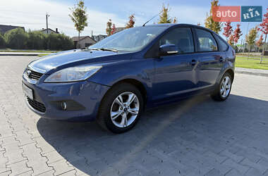 Хэтчбек Ford Focus 2010 в 