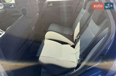 Хэтчбек Ford Focus 2010 в 