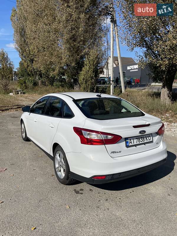 Седан Ford Focus 2014 в Киеве фото 3 Седан Ford Focus 2014 в Киеве