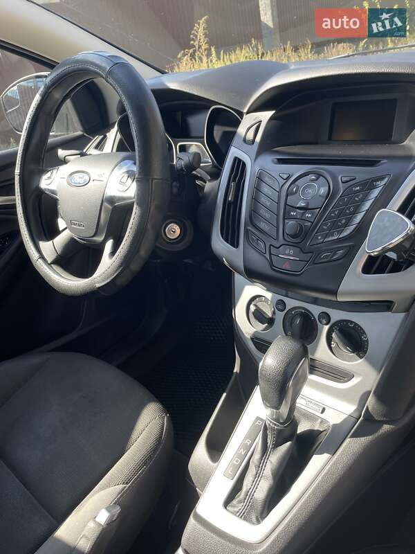 Седан Ford Focus 2014 в Киеве фото 16 Седан Ford Focus 2014 в Киеве
