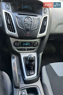 Седан Ford Focus 2013 в 