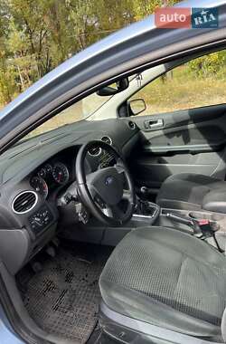 Хэтчбек Ford Focus 2006 в 