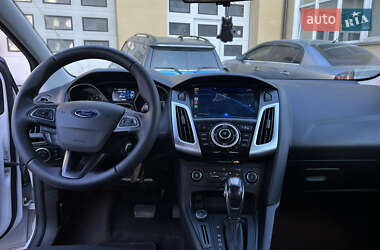 Седан Ford Focus 2016 в 
