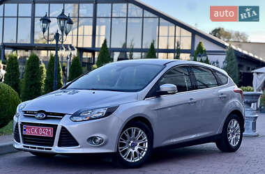 Хэтчбек Ford Focus 2011 в 