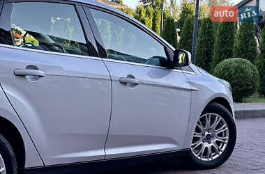 Хэтчбек Ford Focus 2011 в 