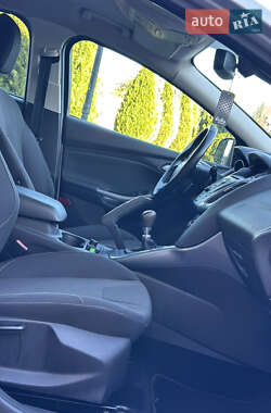 Хэтчбек Ford Focus 2011 в 