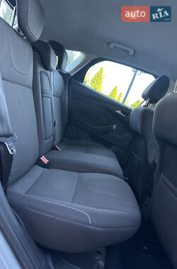 Хэтчбек Ford Focus 2011 в 