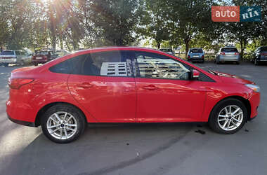 Седан Ford Focus 2015 в 