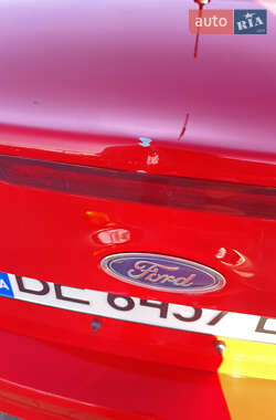 Седан Ford Focus 2015 в 