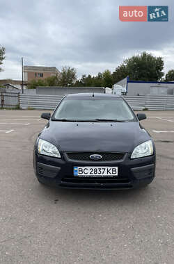 Хэтчбек Ford Focus 2005 в 