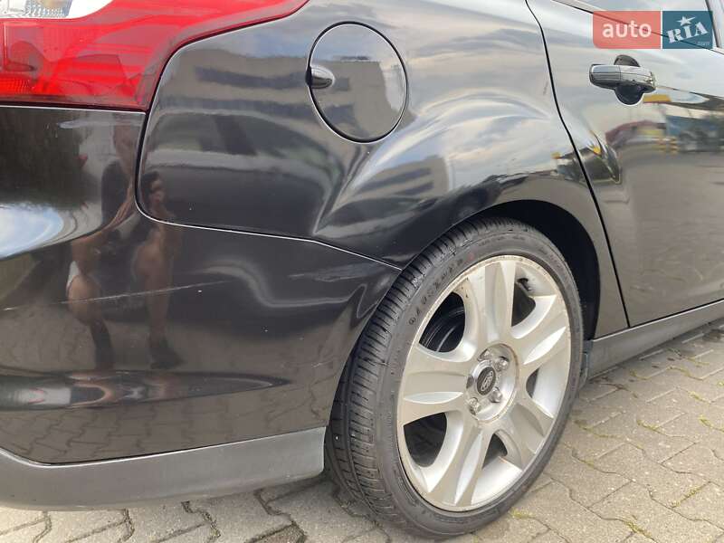 Седан Ford Focus 2012 в Львове