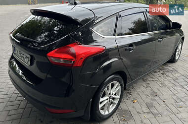Хэтчбек Ford Focus 2015 в 