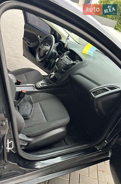 Хэтчбек Ford Focus 2015 в 