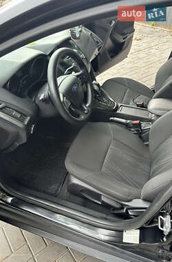 Хэтчбек Ford Focus 2015 в 