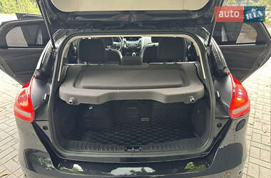 Хэтчбек Ford Focus 2015 в 