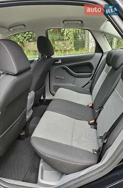 Седан Ford Focus 2010 в 