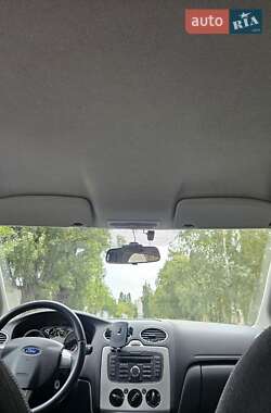 Седан Ford Focus 2010 в 