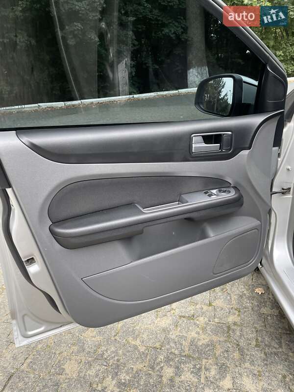Універсал Ford Focus 2010 в Чернівцях