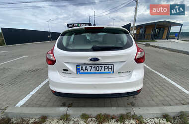 Хэтчбек Ford Focus 2014 в 