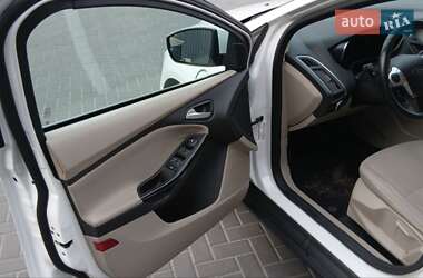 Хэтчбек Ford Focus 2013 в 