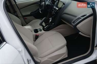 Хэтчбек Ford Focus 2013 в 