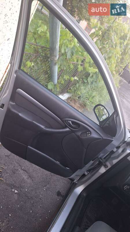 Хэтчбек Ford Focus 2000 в Виннице