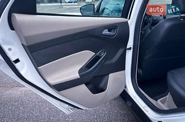 Седан Ford Focus 2016 в Киеве