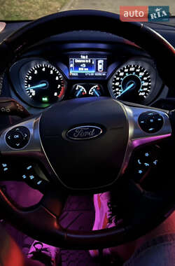 Хэтчбек Ford Focus 2012 в 